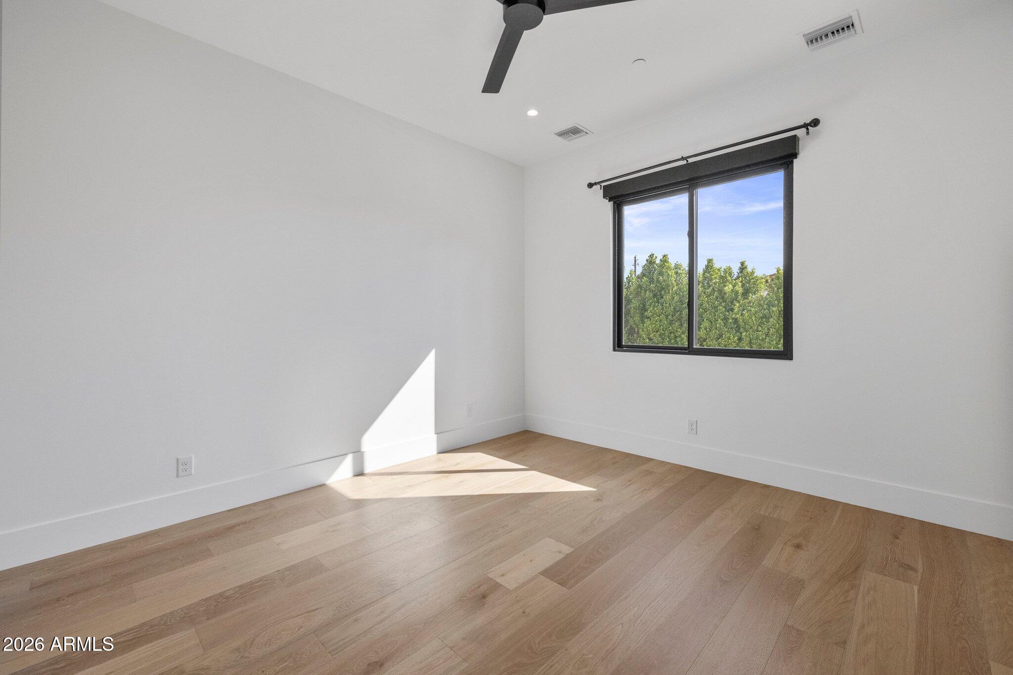 5419 N 41ST Place