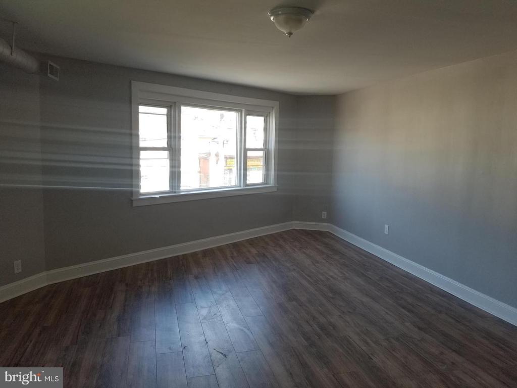 30 S BROADWAY 2