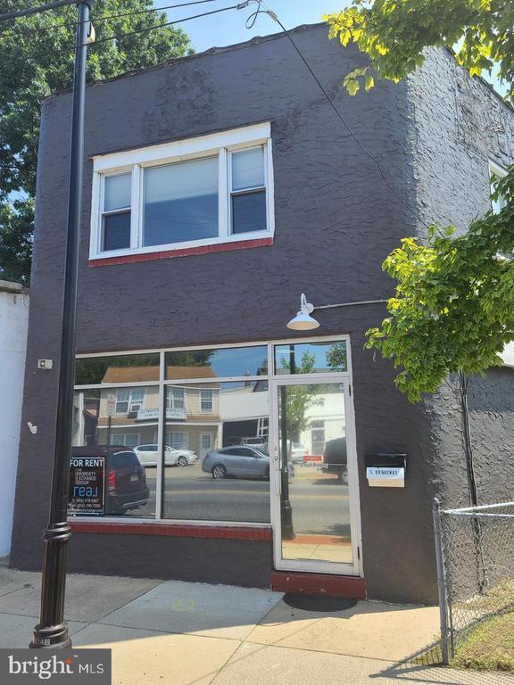 30 S BROADWAY 2