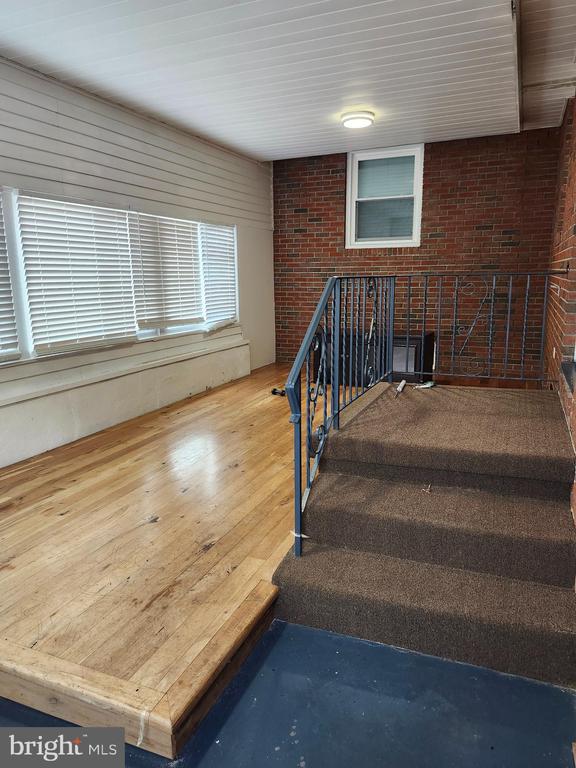 8 CORNELL AVENUE