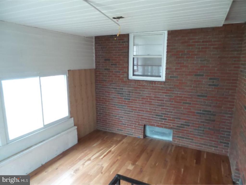 8 CORNELL AVENUE