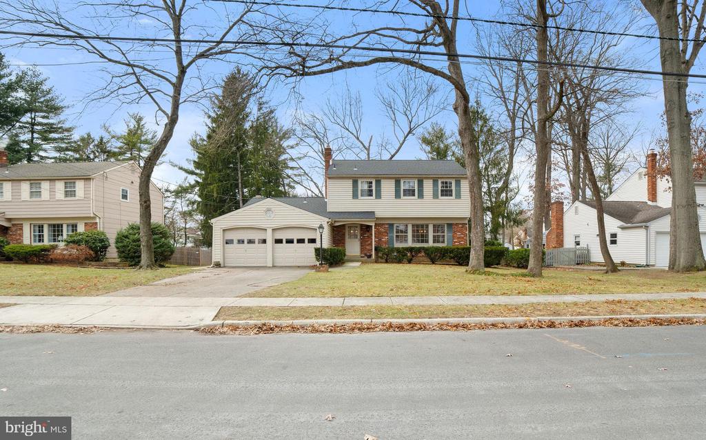 23 MELODY LANE