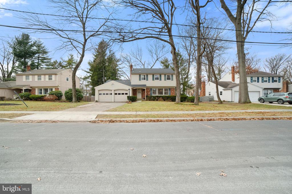 23 MELODY LANE