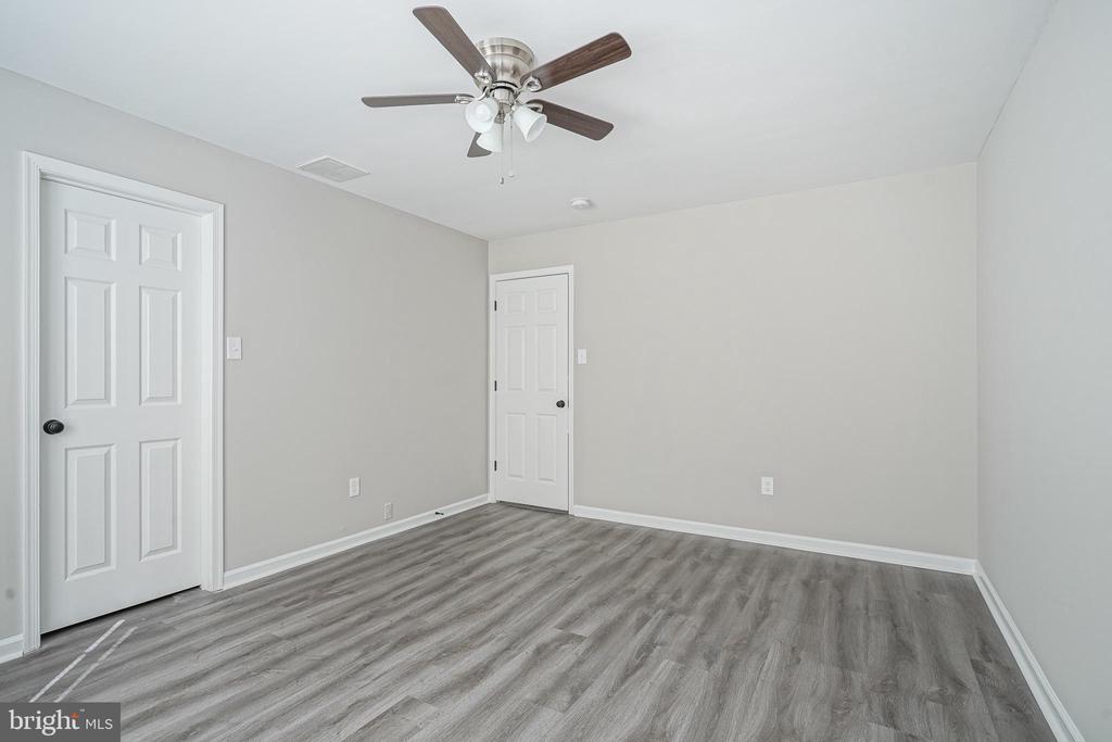 3002 TALL PINES