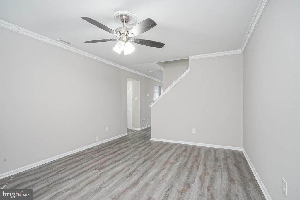 3002 TALL PINES