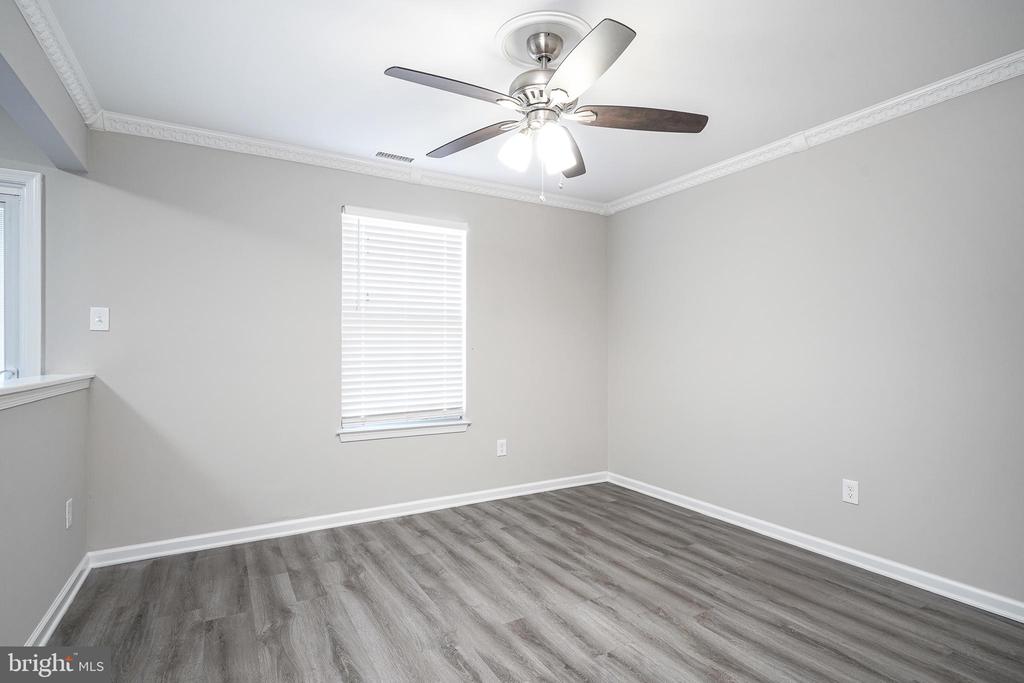 3002 TALL PINES