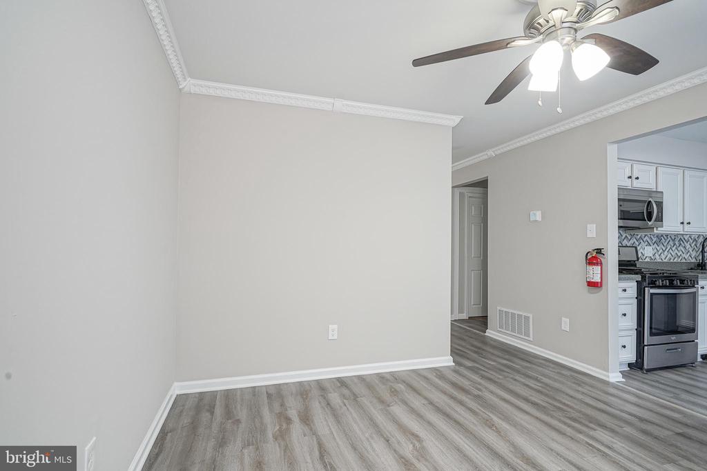 3002 TALL PINES