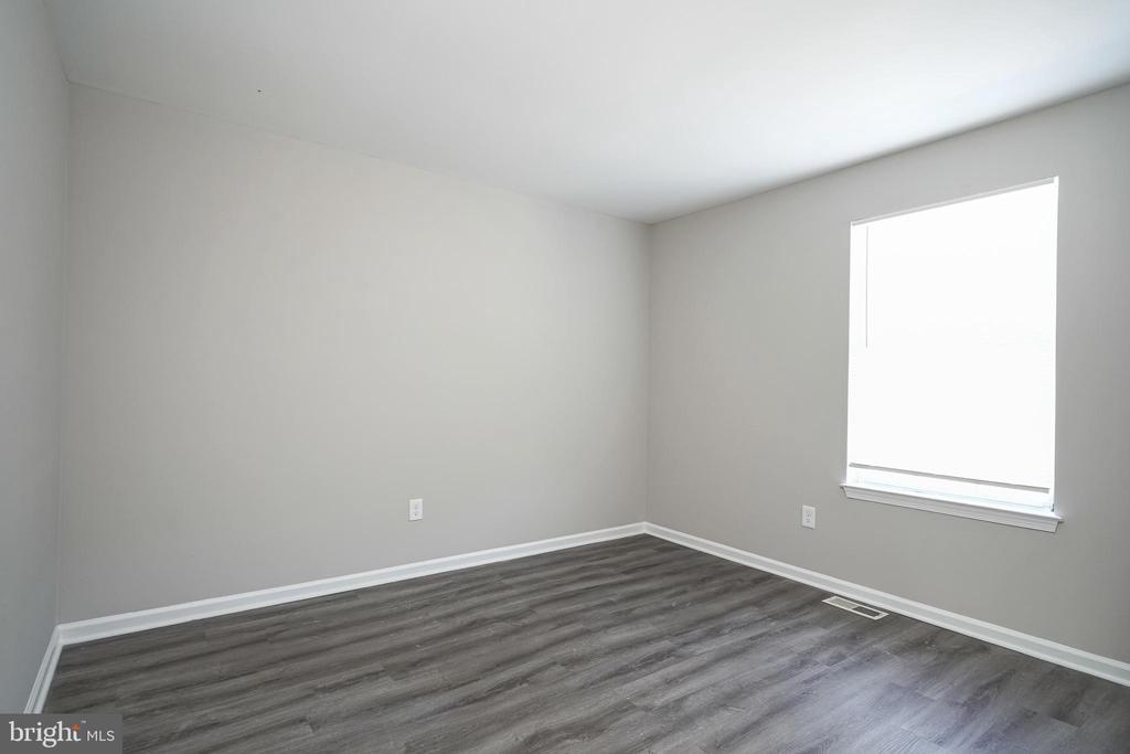 3002 TALL PINES