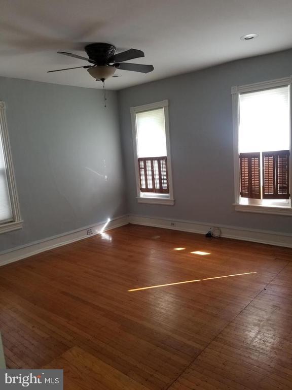 219 WOODLAWN TERRACE 1