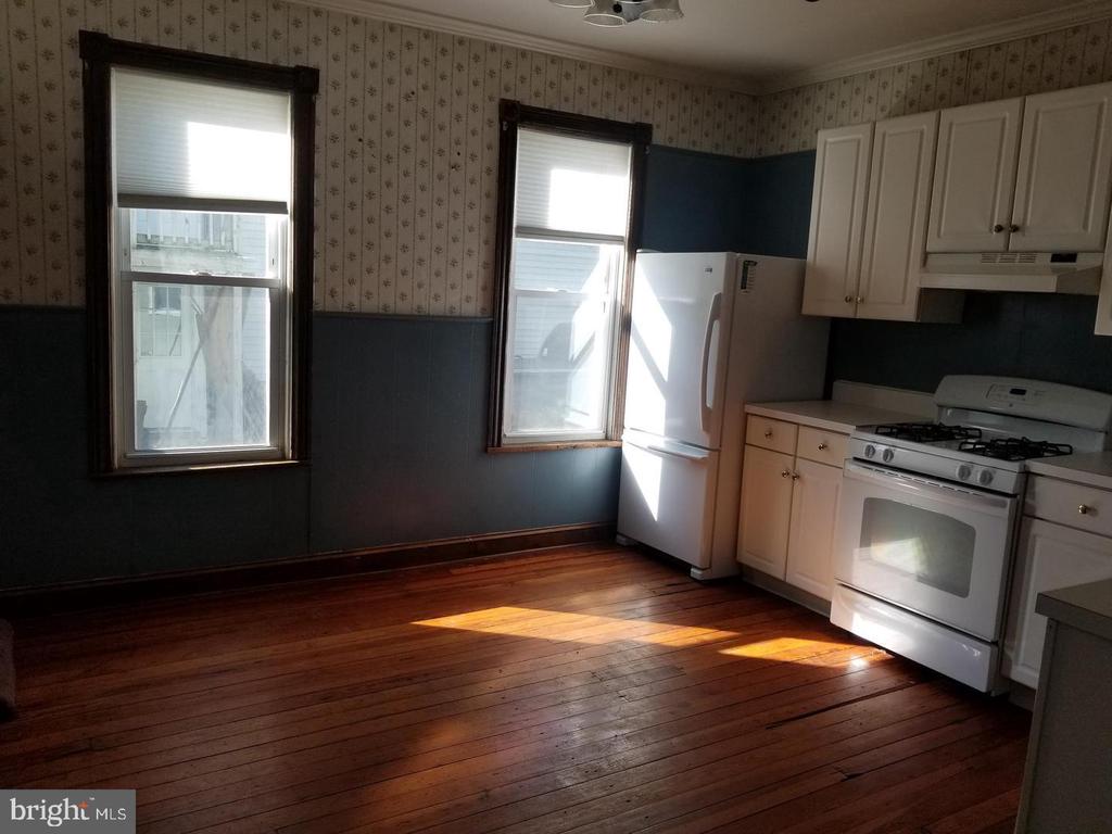 219 WOODLAWN TERRACE 1