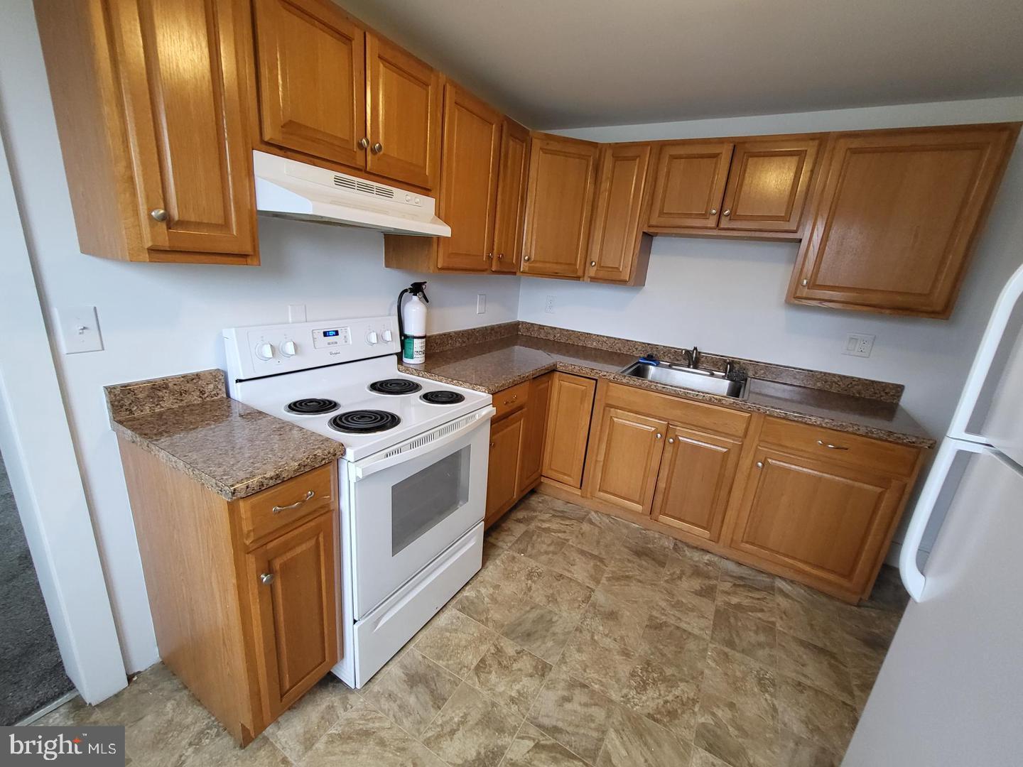 201 W LINCOLN AVENUE 2