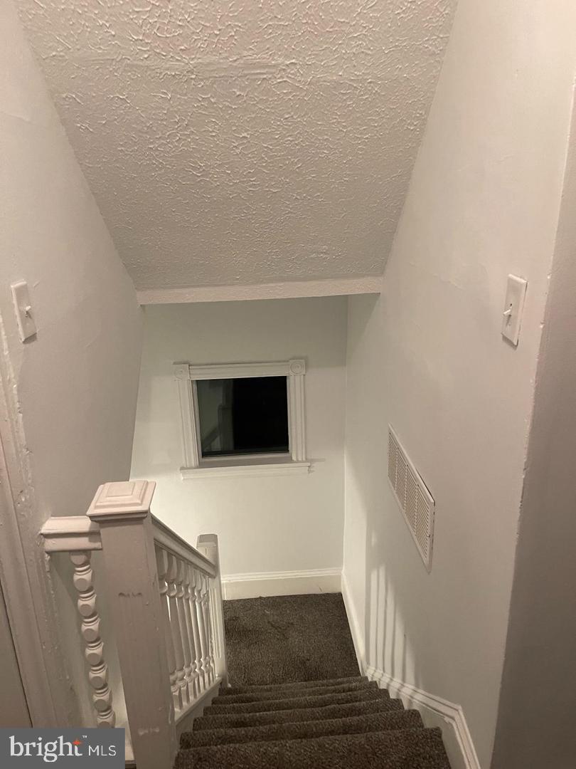 201 W LINCOLN AVENUE 2