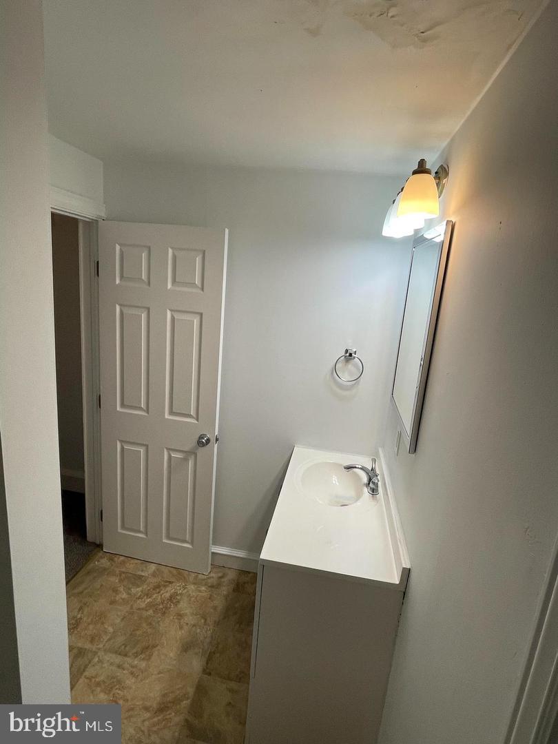 201 W LINCOLN AVENUE 2