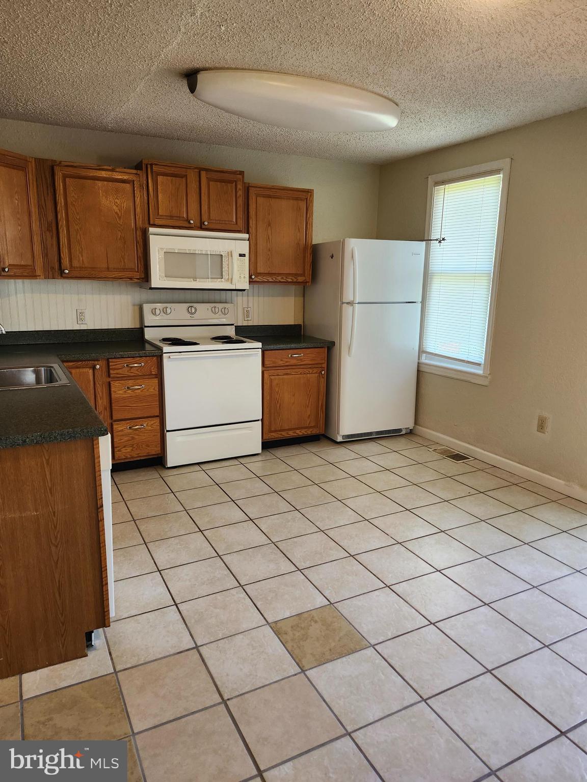 201 W LINCOLN AVENUE 1