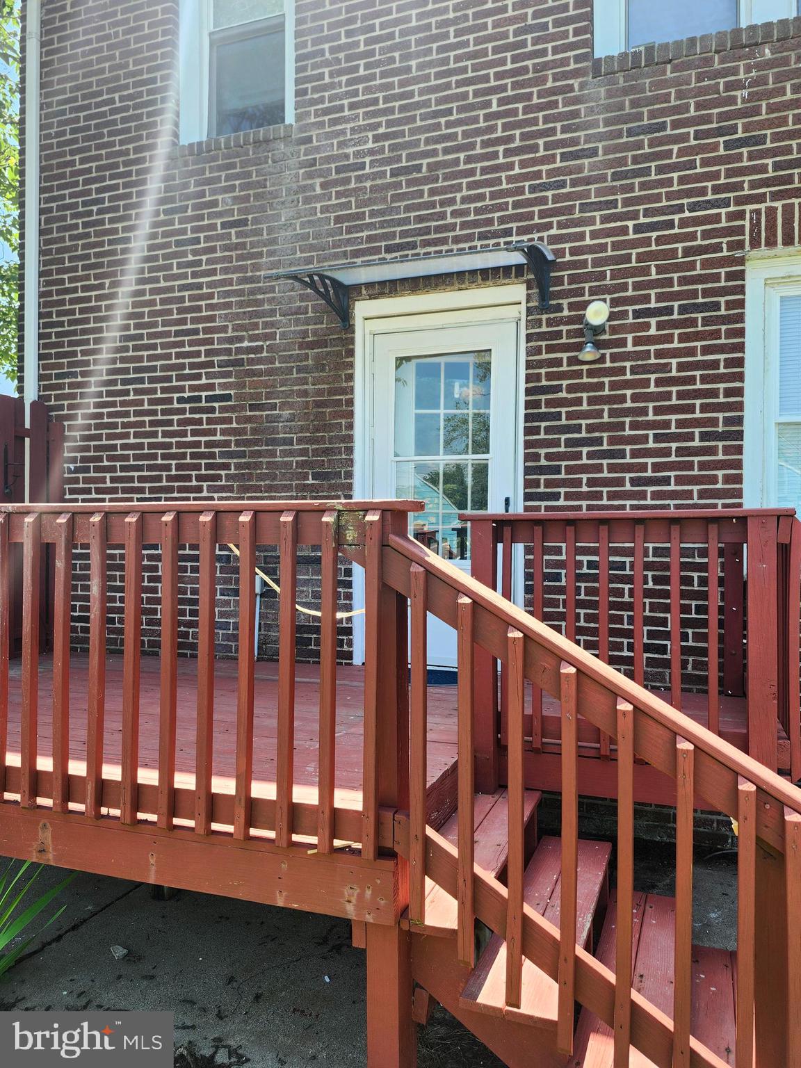 201 W LINCOLN AVENUE 1