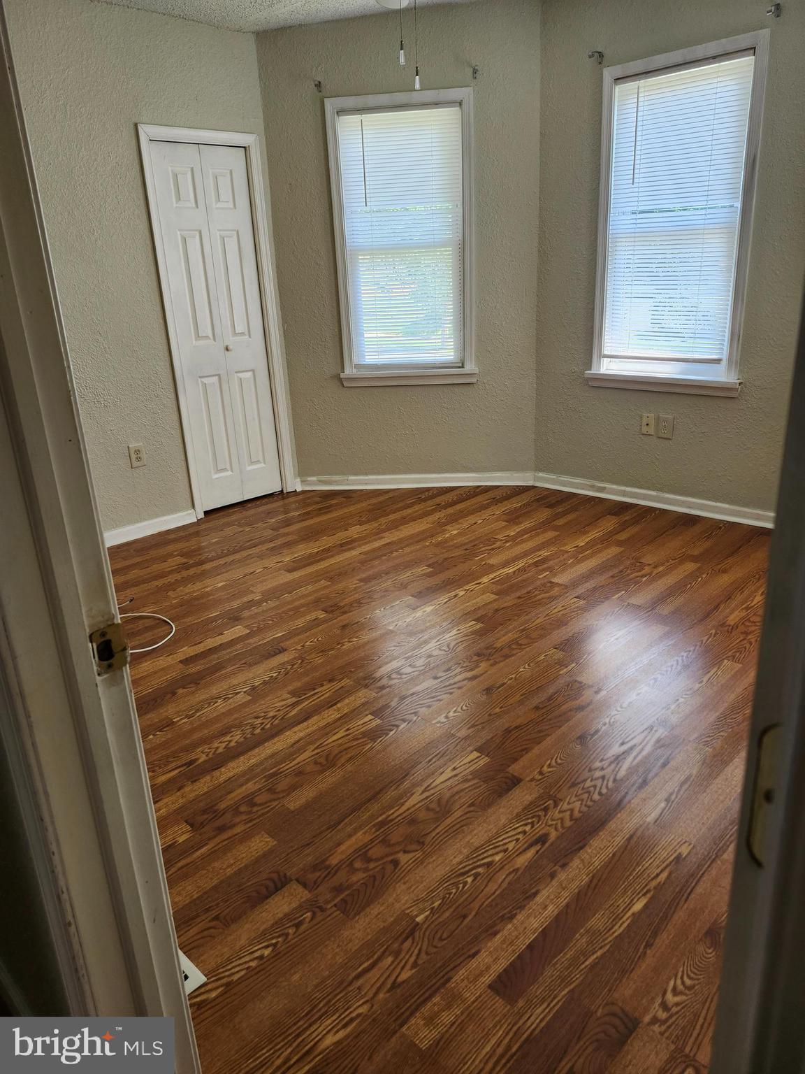 201 W LINCOLN AVENUE 1