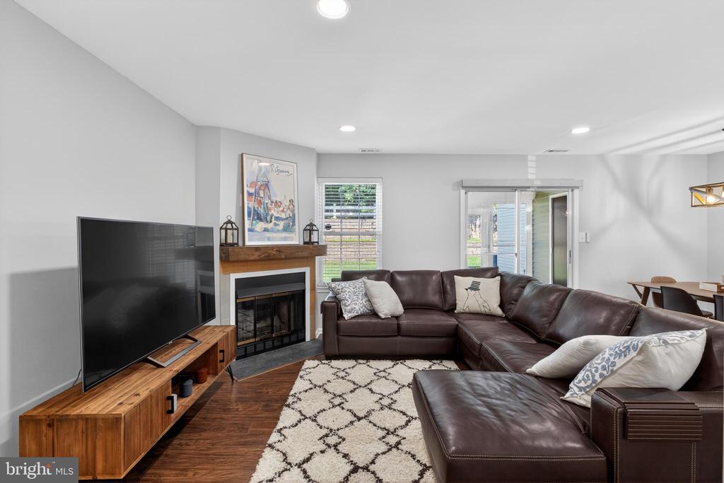 54 KNOLL DRIVE