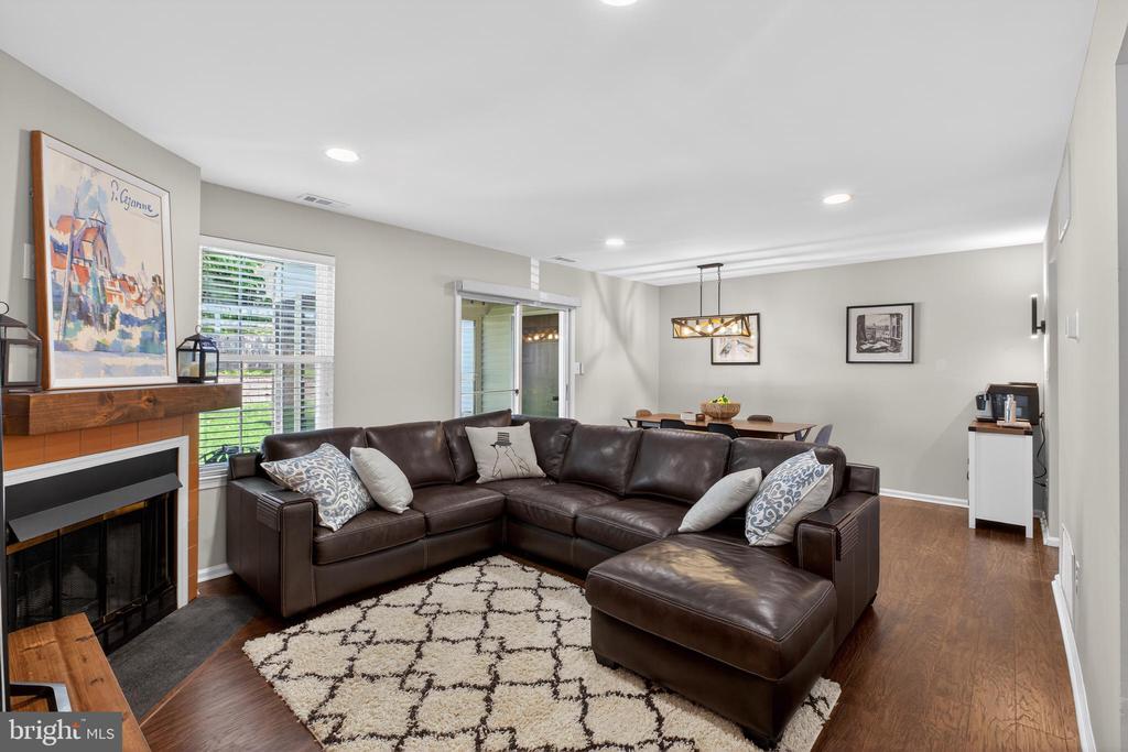 54 KNOLL DRIVE
