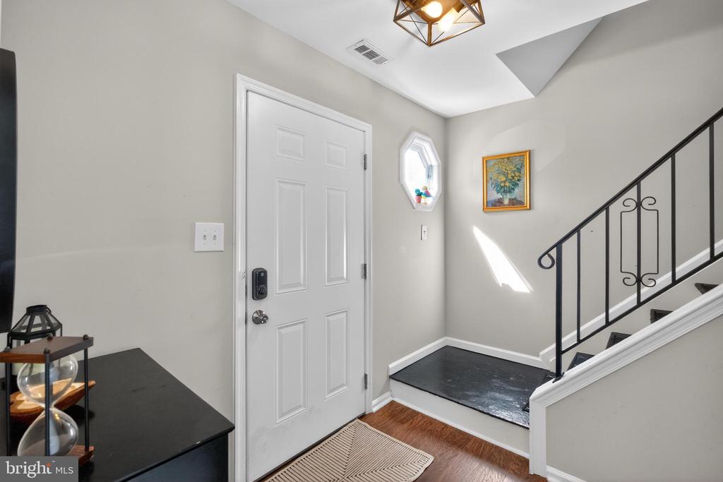 54 KNOLL DRIVE