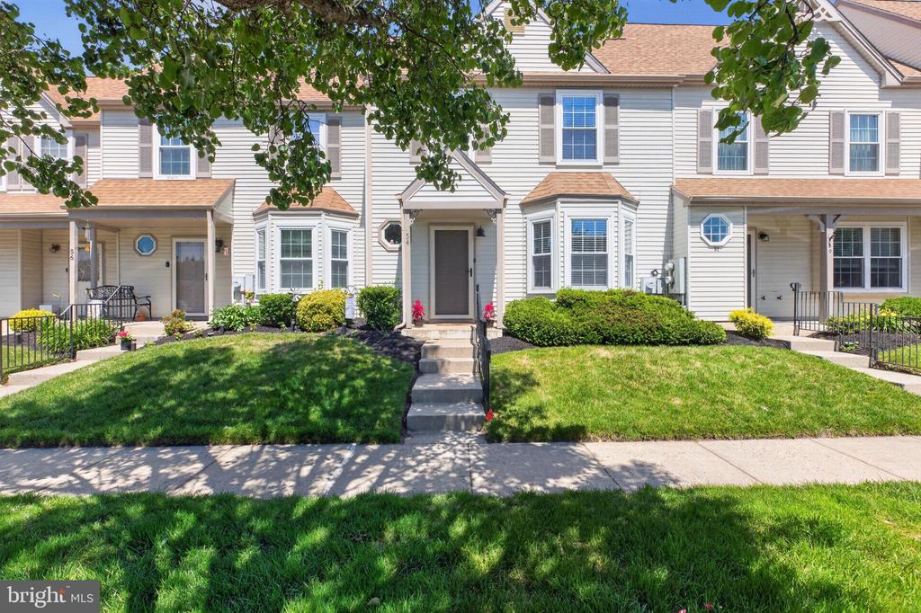 54 KNOLL DRIVE
