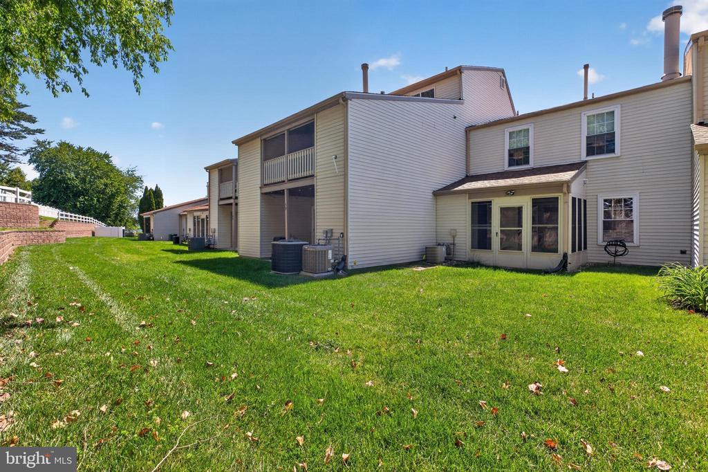 54 KNOLL DRIVE