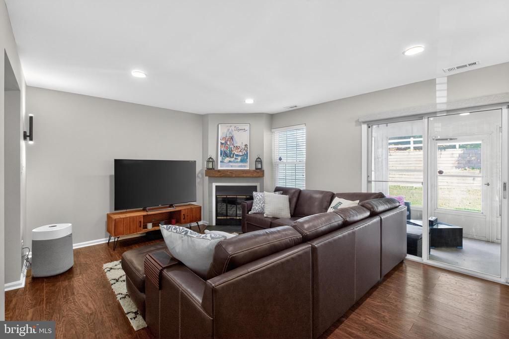 54 KNOLL DRIVE