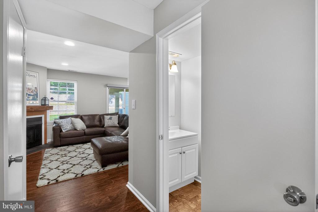 54 KNOLL DRIVE