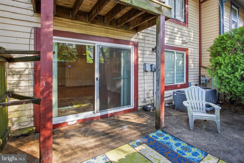 141 CHELSEA CIRCLE
