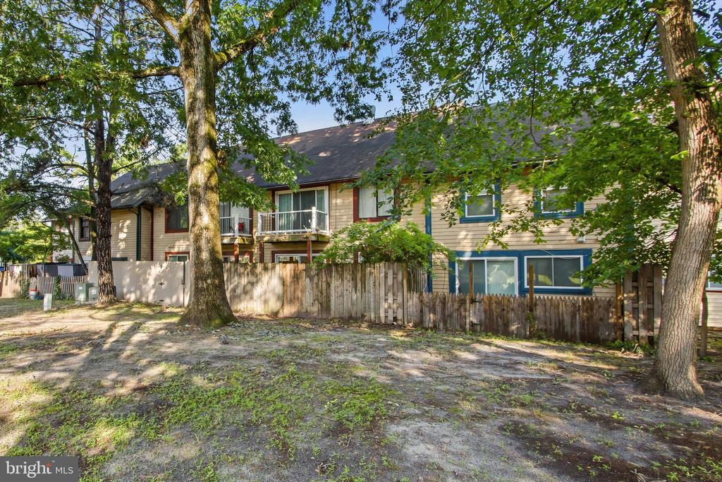 141 CHELSEA CIRCLE