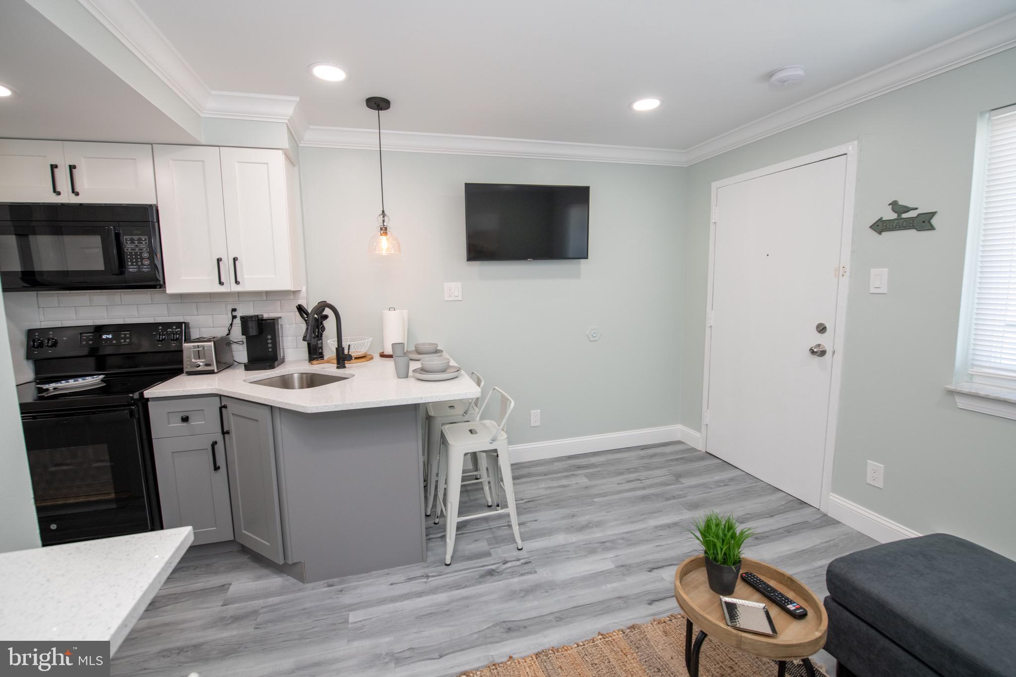 225 E WILDWOOD AVENUE 422