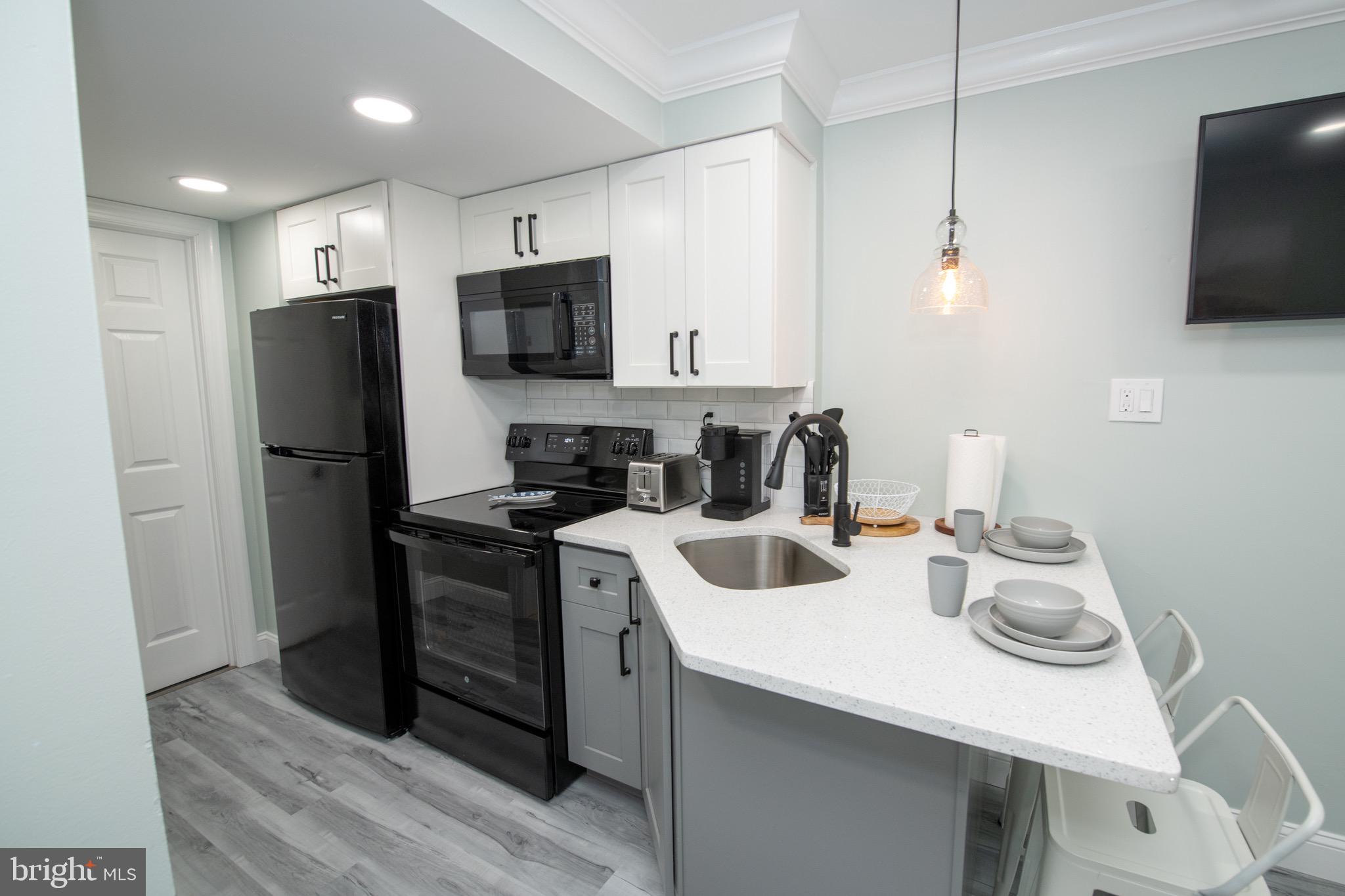 225 E WILDWOOD AVENUE 422