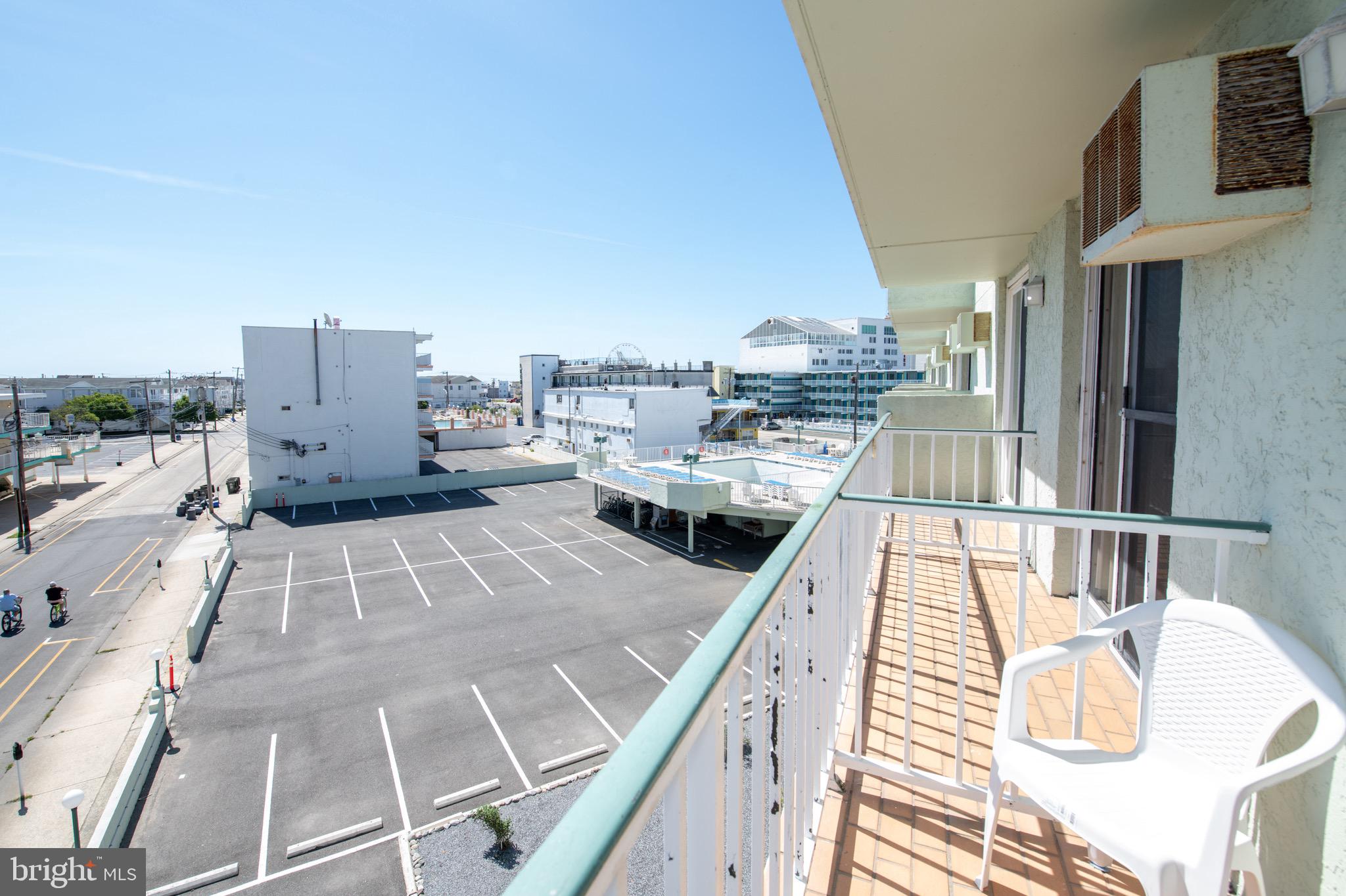 225 E WILDWOOD AVENUE 422