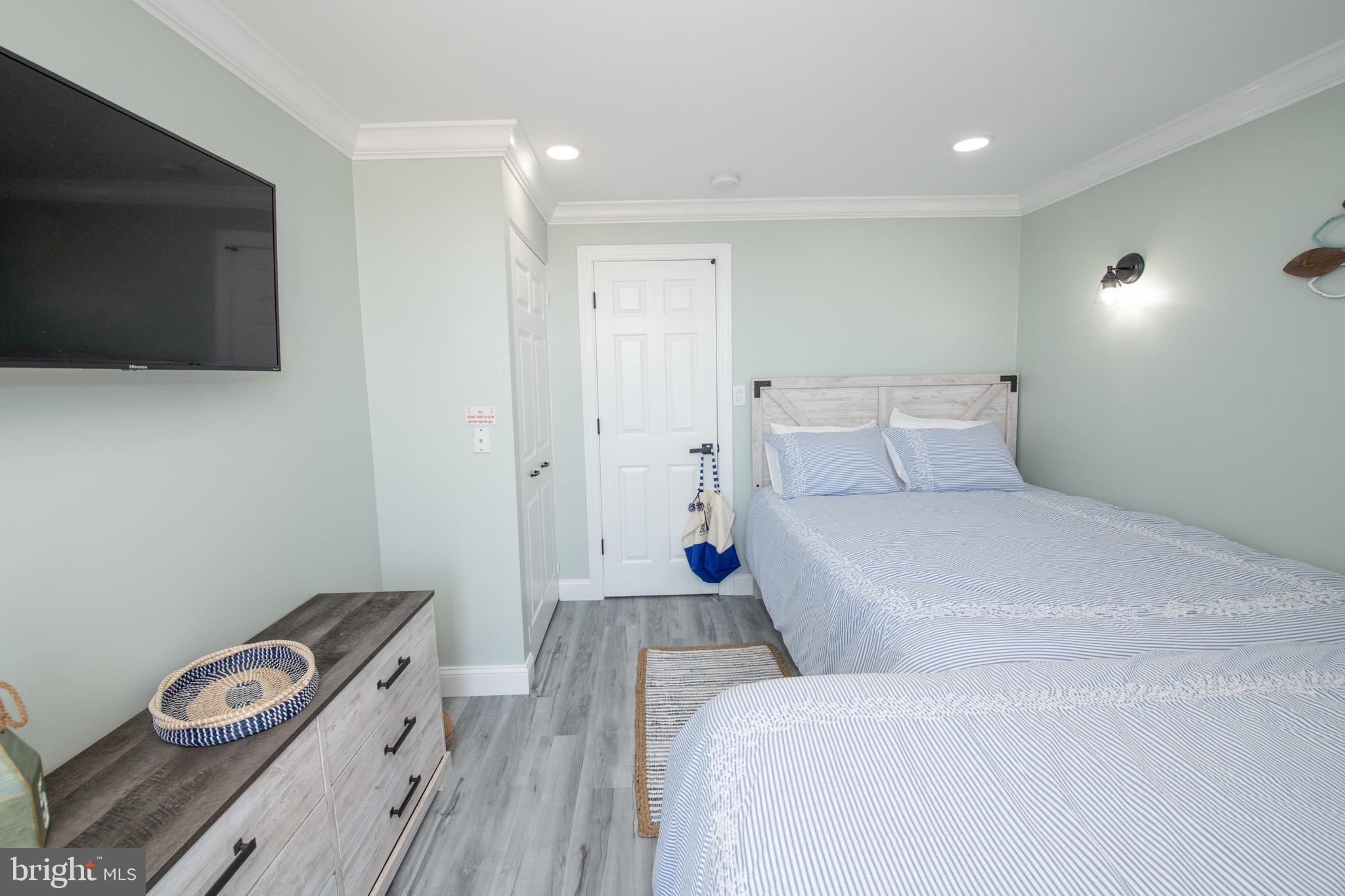 225 E WILDWOOD AVENUE 422