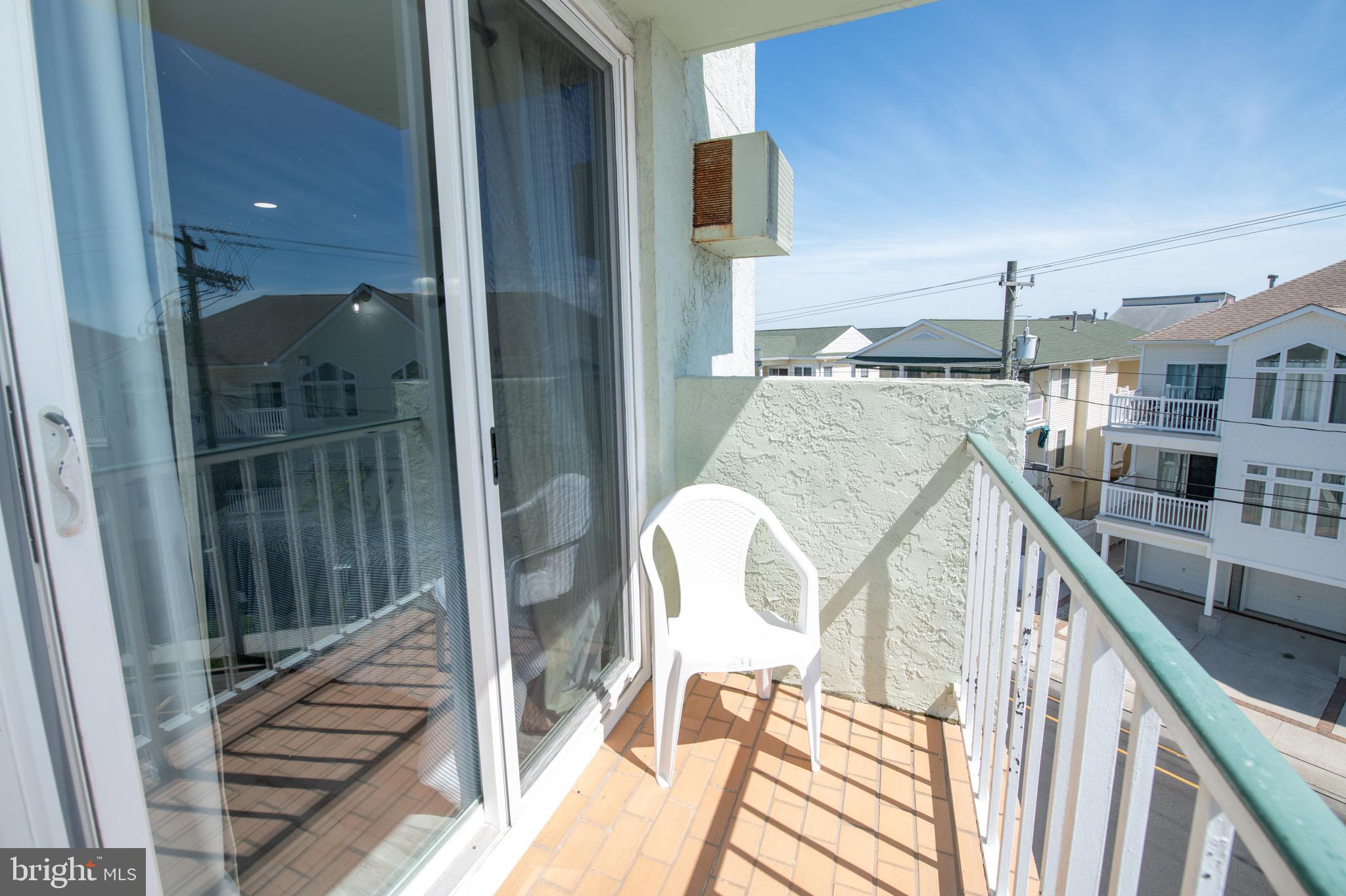 225 E WILDWOOD AVENUE 422