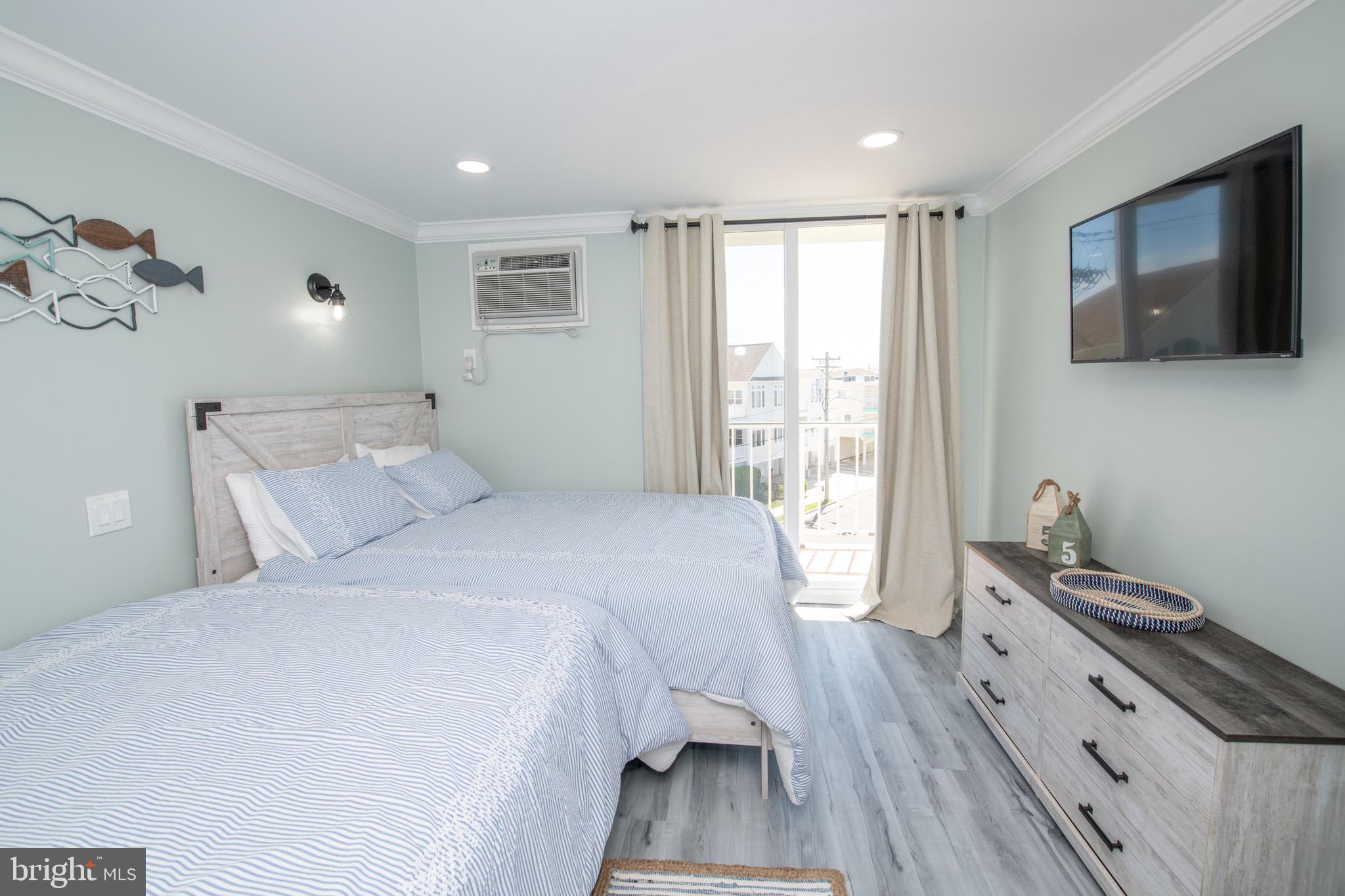 225 E WILDWOOD AVENUE 422