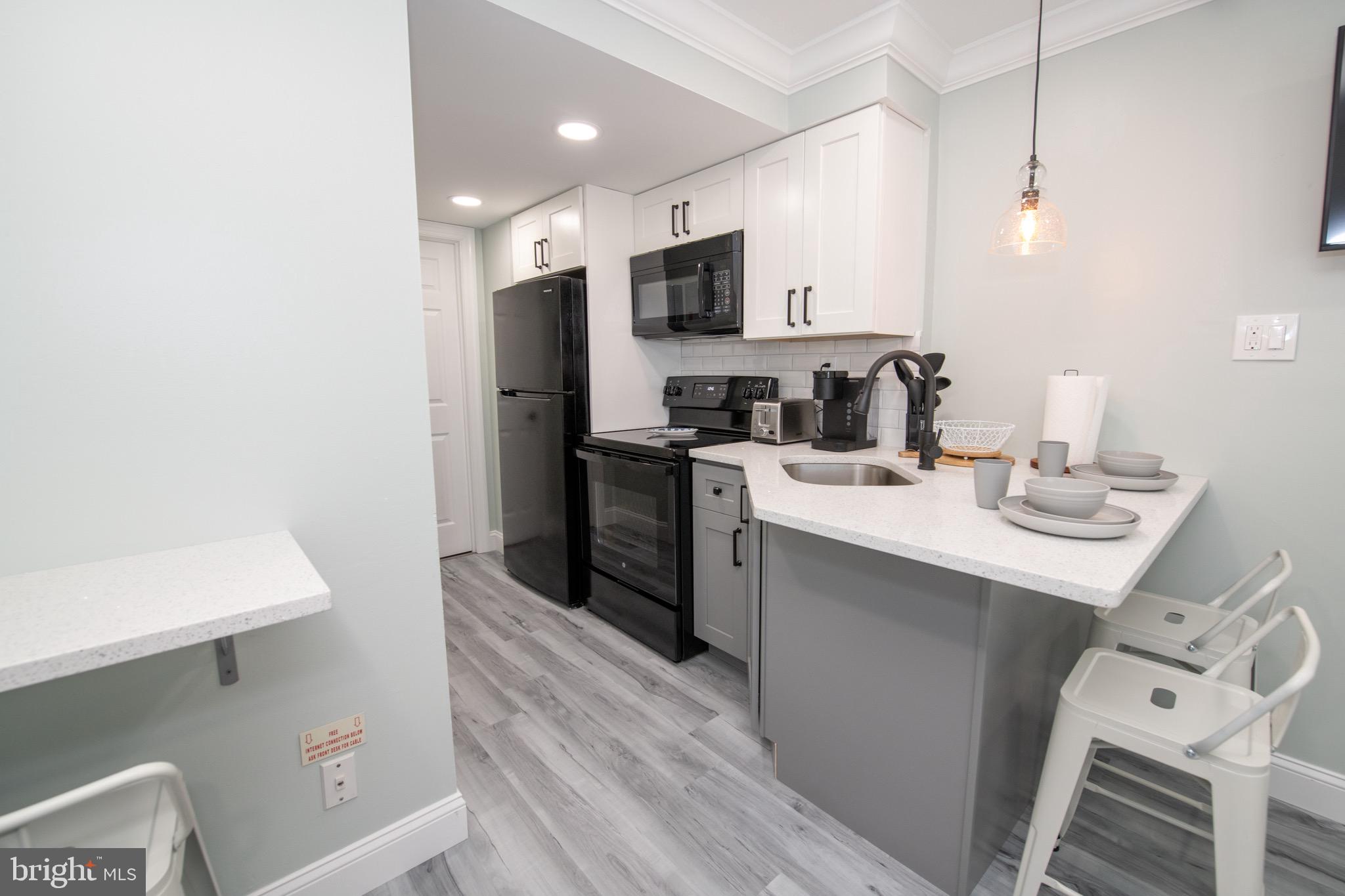 225 E WILDWOOD AVENUE 422