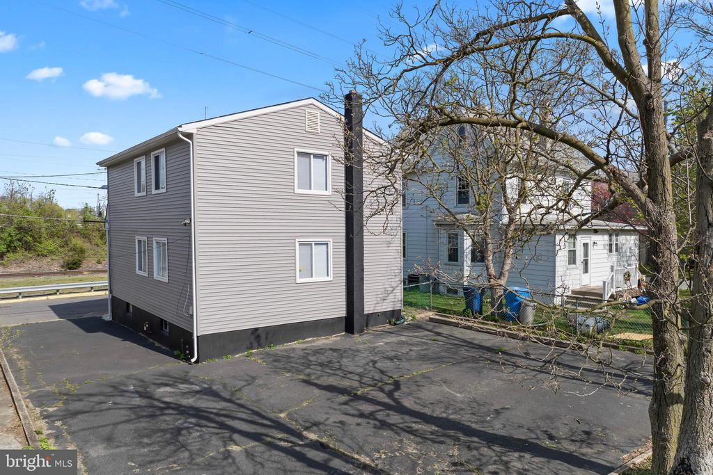225 STATION AVENUE