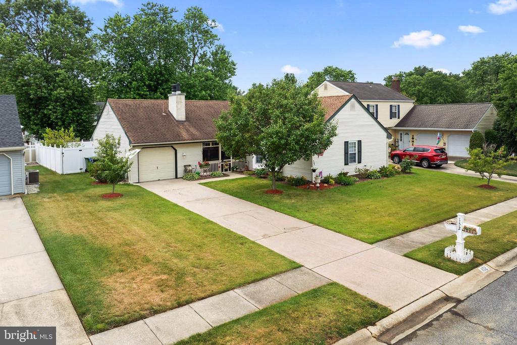 152 APPLEWOOD DRIVE