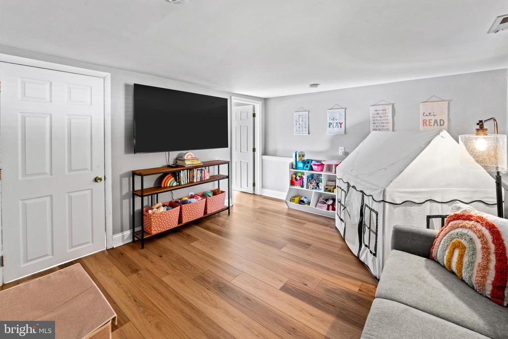 2 KINGSLEY ROAD