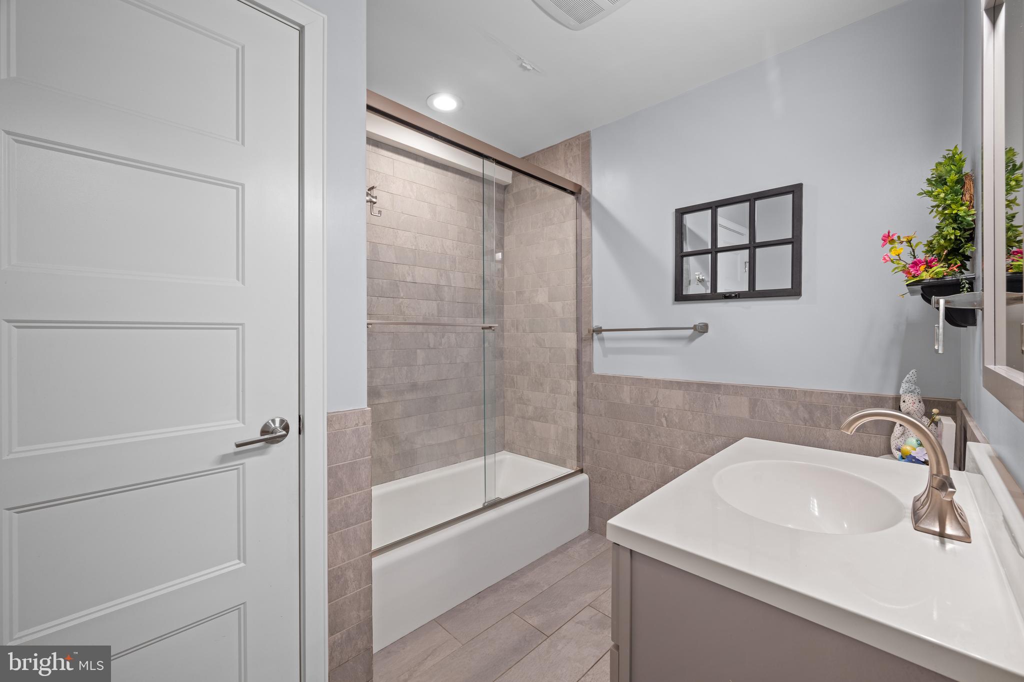 6 JOSIAH BARTLETT BLDG