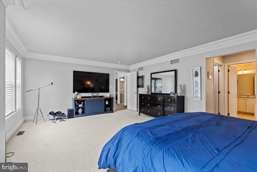 1714 BIDEN LANE