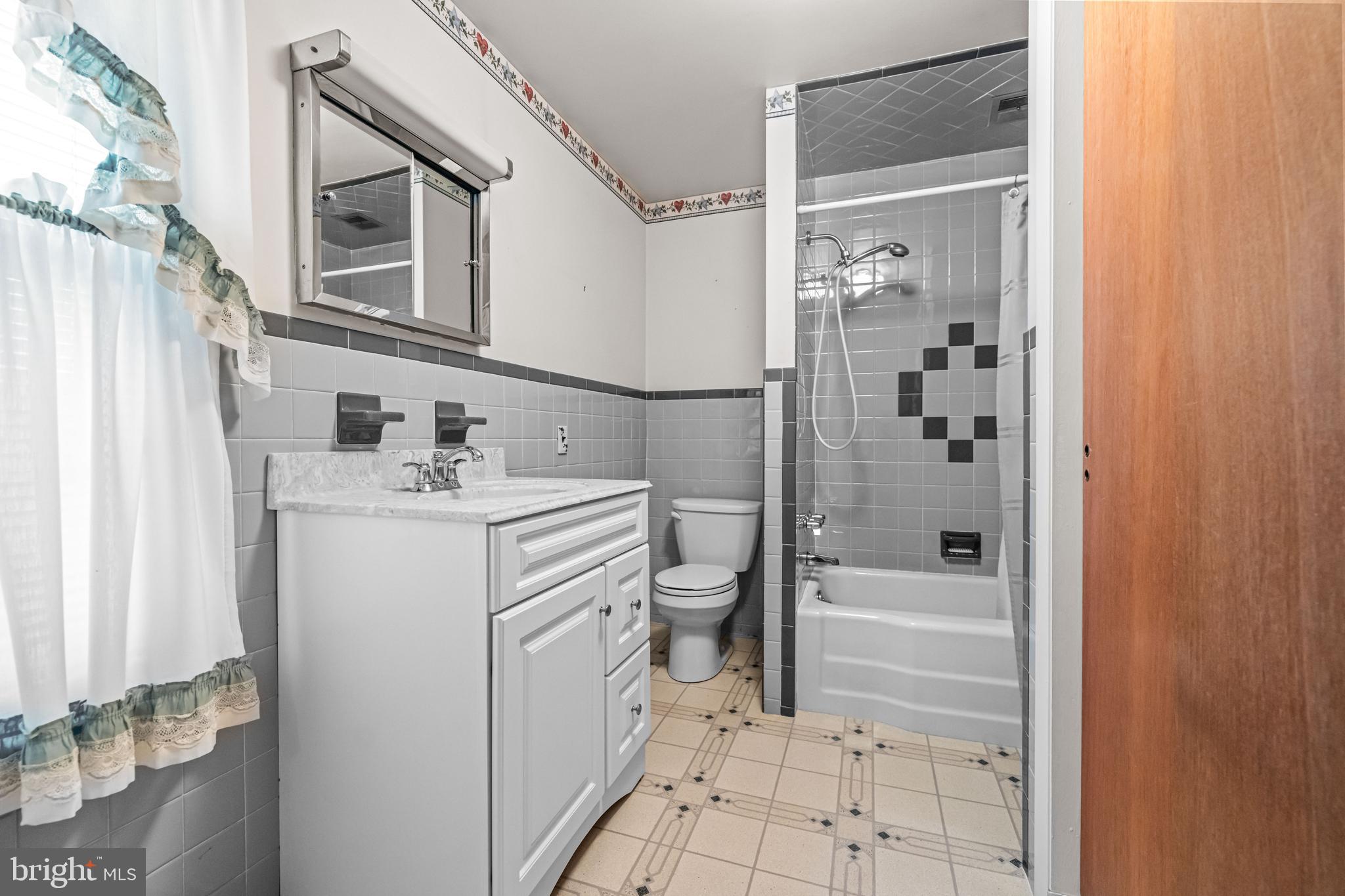 122-124 TURNER STREET