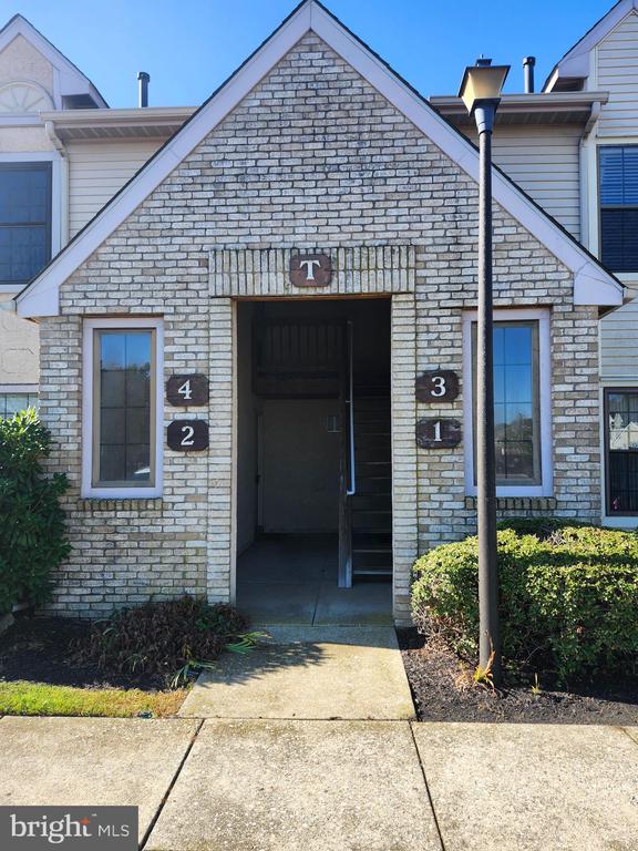 2 HARROGATE COURT