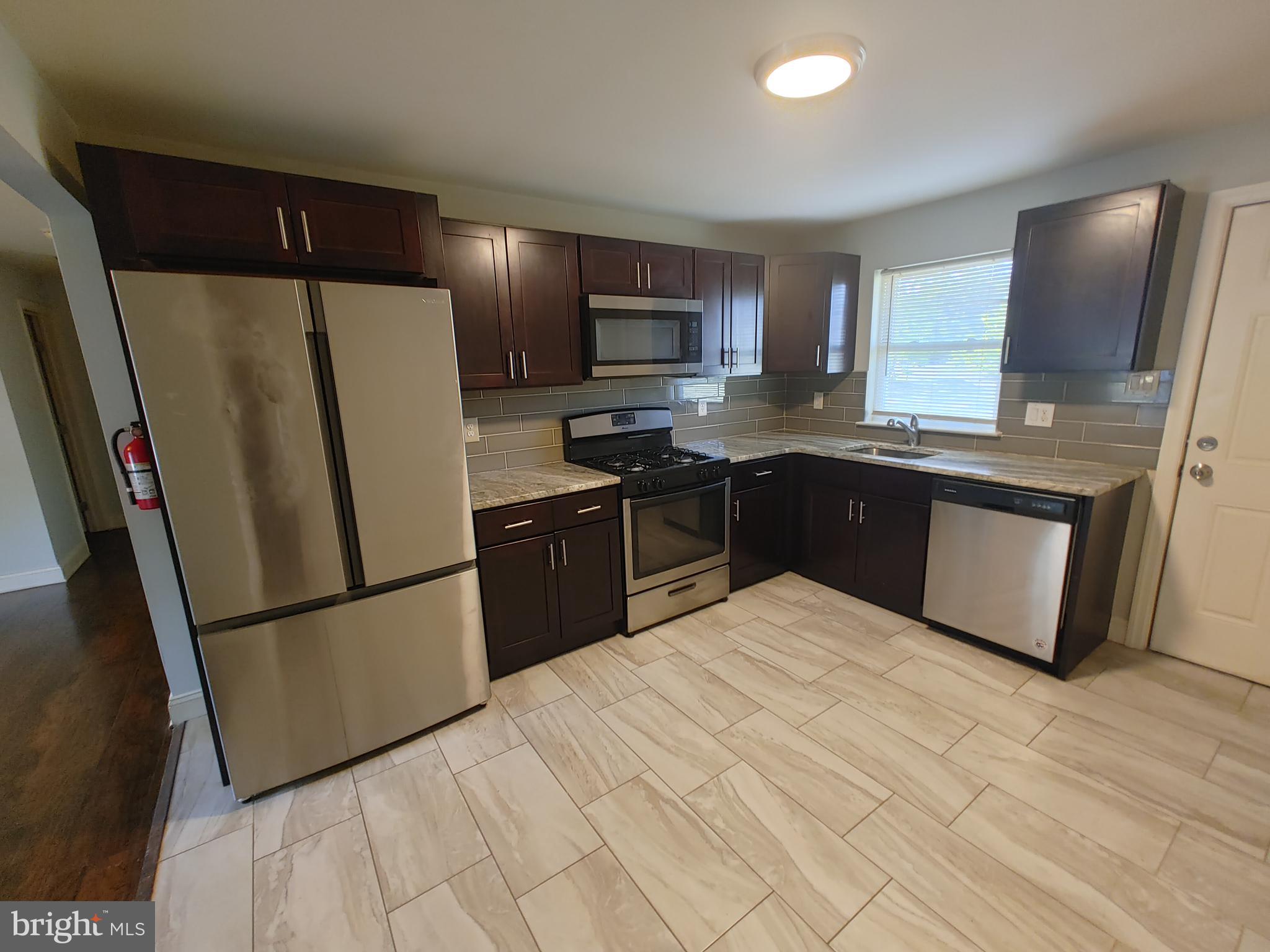 118-128 JESSUP STREET 128