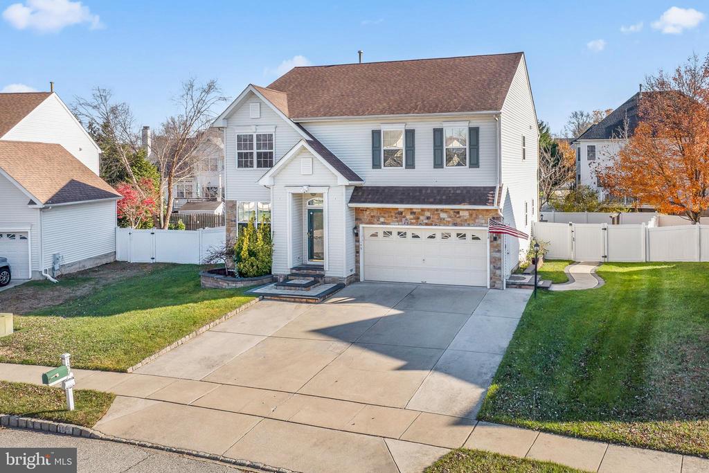 109 HOLLY DRIVE
