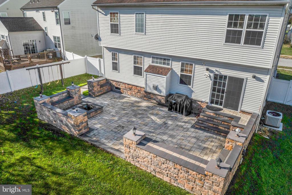109 HOLLY DRIVE