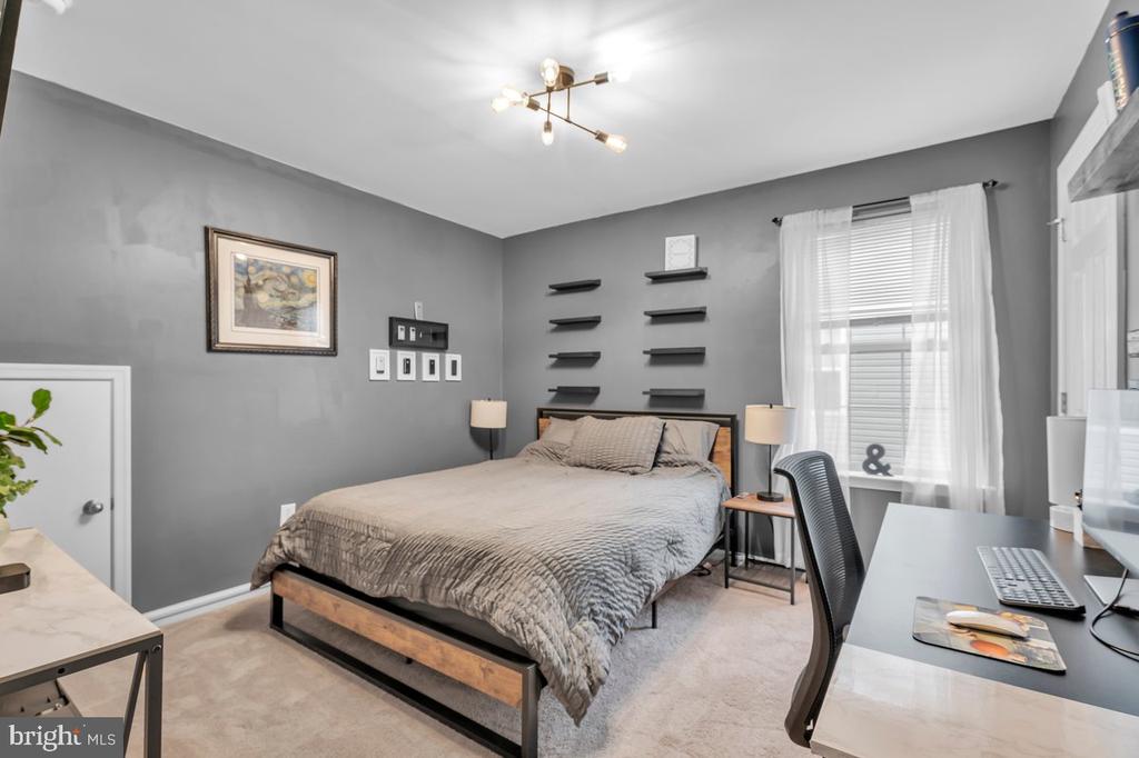11 COTTONWOOD ROAD
