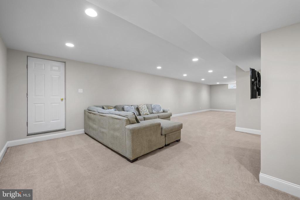 310 JUNIPER LANE