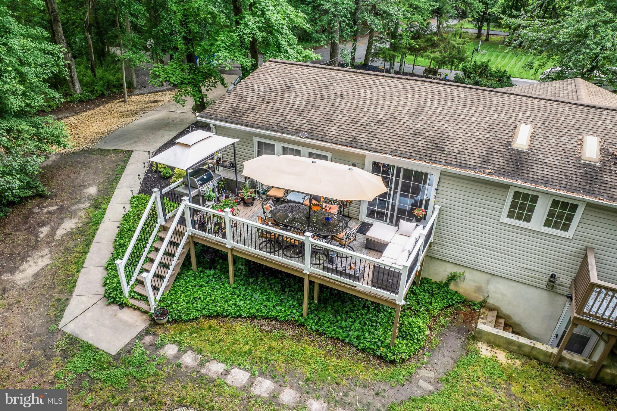 106 CARL AVENUE