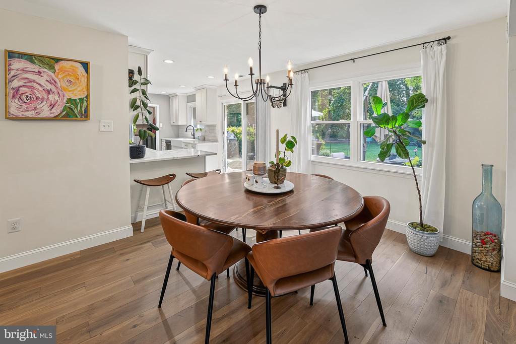 12 CHAMPAGNE COURT